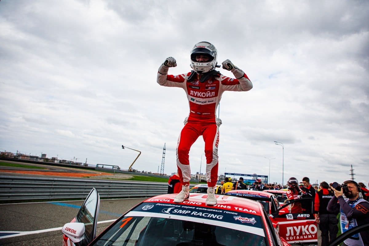 Второй день уик-энда в Грозном определил лучших гонщиков и команды СМП РСКГ Спринт